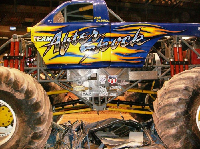 2008 MonsterTruckShow-006.jpg
